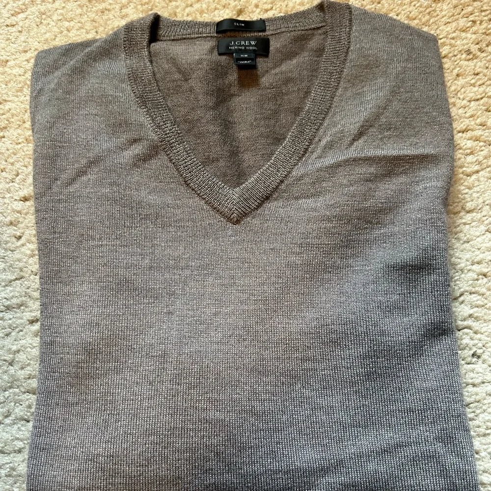 J Crew v-neck sweater (x-small slim fit) - Picture 1 of 3